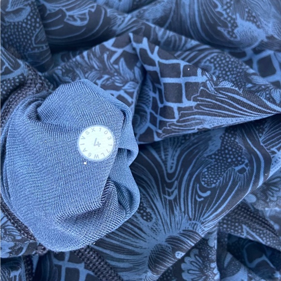 Lululemon capri leggings - Picture 3 of 7